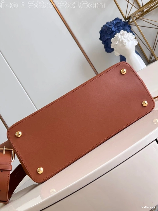 First bag ru GM LOUIS Capucines VUITTON Souple-38*23*16CM 0816